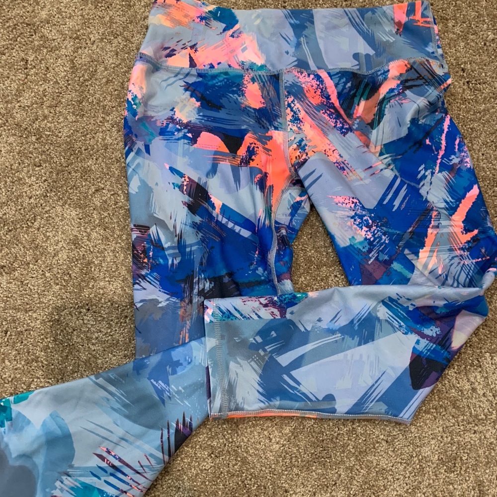Fabletics crop workout pant.  XS.  Worn once.